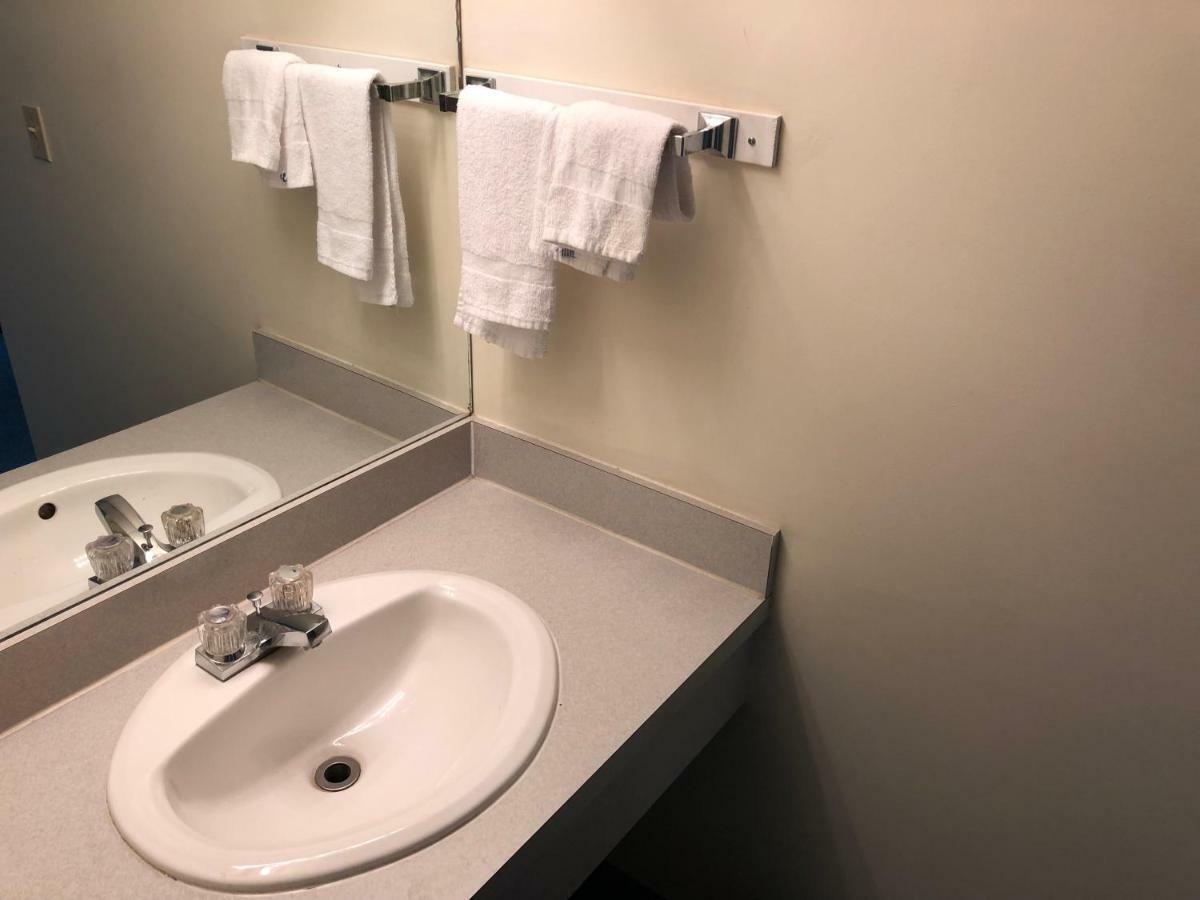 Westwind Motor Inn Drayton Valley Exteriör bild